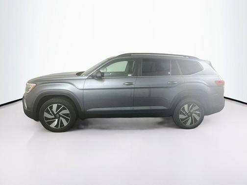 Platinum Gray Metallic 2025 Volkswagen Atlas 2.0T SE w/Technology