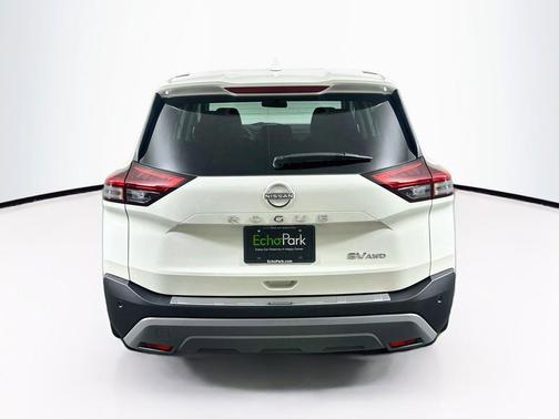 Pearl White Tricoat 2023 Nissan Rogue SV