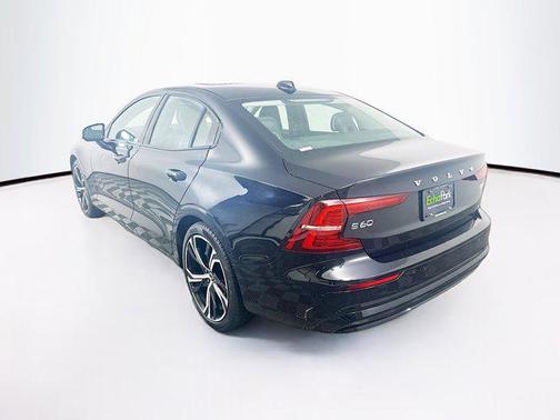 2024 Volvo S60 B5 Plus Dark Theme