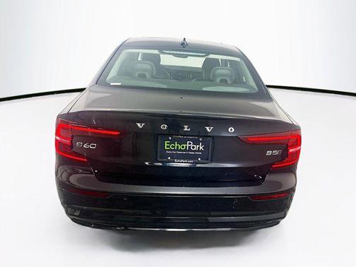 2024 Volvo S60 B5 Plus Dark Theme