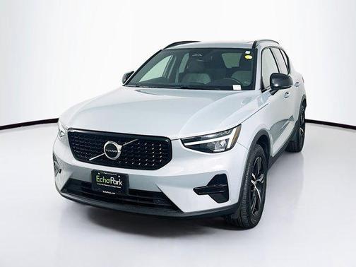 2024 Volvo XC40 B5 Core Bright Theme