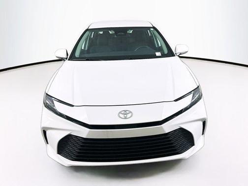 Ice Cap 2025 Toyota Camry LE