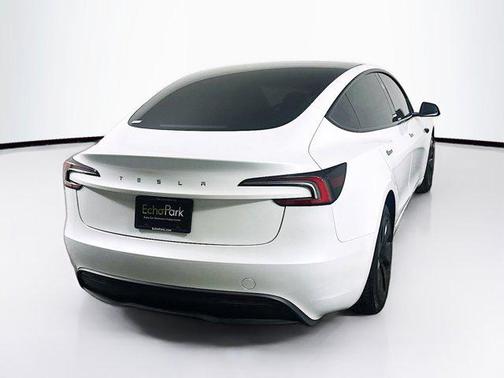 Pearl White Multi-Coat 2024 Tesla Model 3 Standard Range