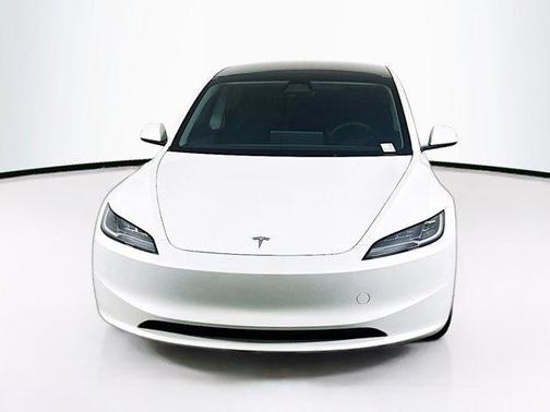 Pearl White Multi-Coat 2024 Tesla Model 3 Standard Range