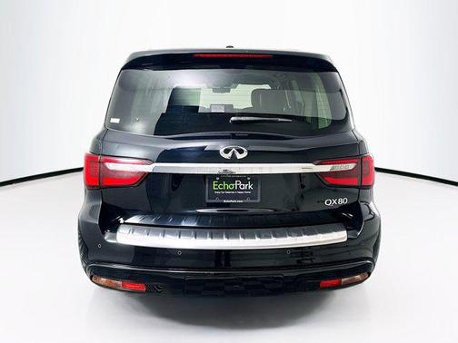 2022 INFINITI QX80 Luxe
