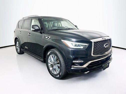 2022 INFINITI QX80 Luxe