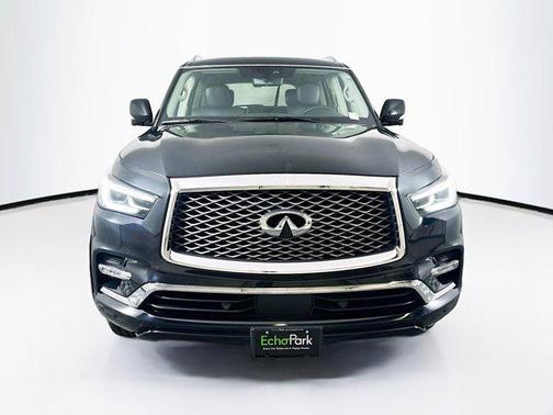 2022 INFINITI QX80 Luxe