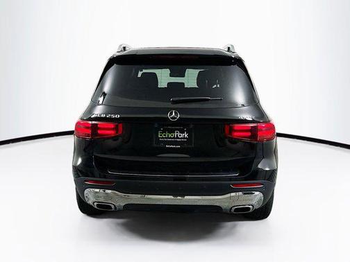 Night Black 2025 Mercedes-Benz GLB 250 4MATIC
