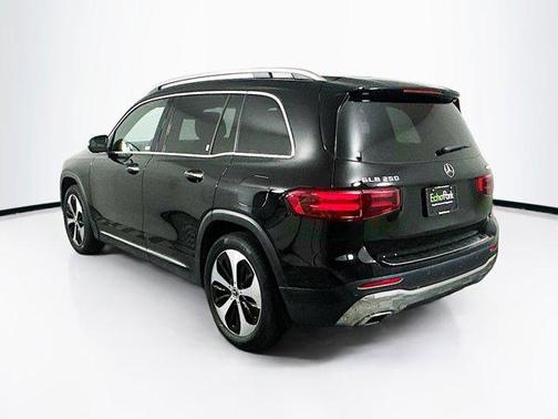 Night Black 2025 Mercedes-Benz GLB 250 4MATIC