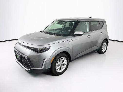 Steel Gray 2024 Kia Soul LX