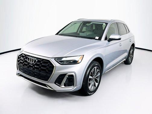 2022 Audi Q5 45 S line Premium Plus