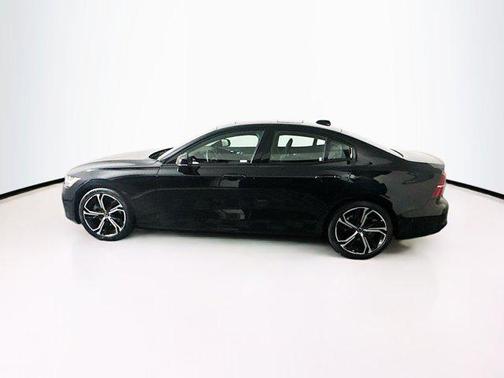 2024 Volvo S60 B5 Plus Dark Theme