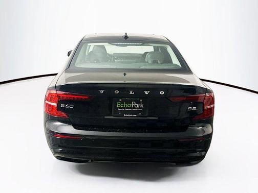 2024 Volvo S60 B5 Plus Dark Theme