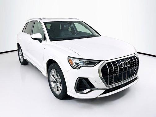2024 Audi Q3 Premium 45 TFSI S line quattro Tiptronic
