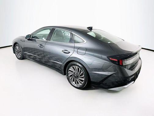 2025 Hyundai SONATA Hybrid SE