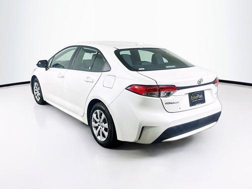 Blizzard Pearl 2021 Toyota Corolla LE