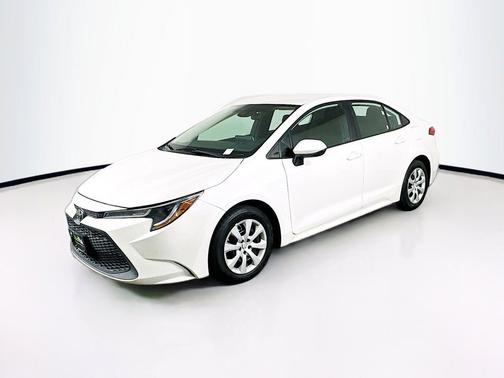 Blizzard Pearl 2021 Toyota Corolla LE