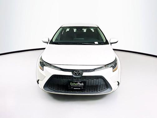 Blizzard Pearl 2021 Toyota Corolla LE