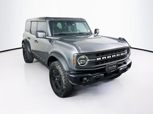 Carbonized Gray Metallic 2024 Ford Bronco Black Diamond