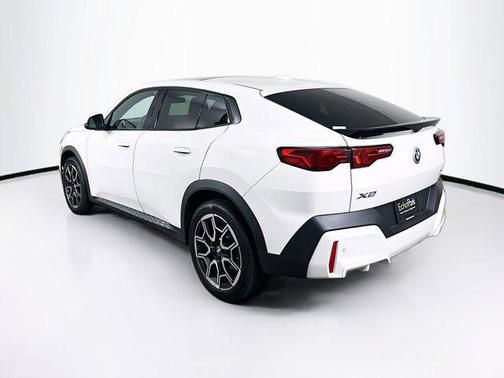 White 2025 BMW X2 xDrive28i