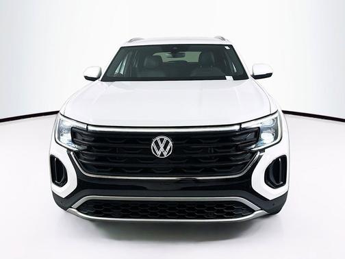 Pure White 2025 Volkswagen Atlas Cross Sport 2.0T SE w/Technology
