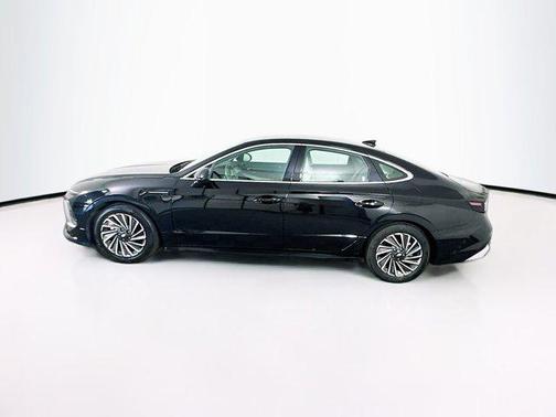 Abyss Black 2025 Hyundai SONATA Hybrid SE