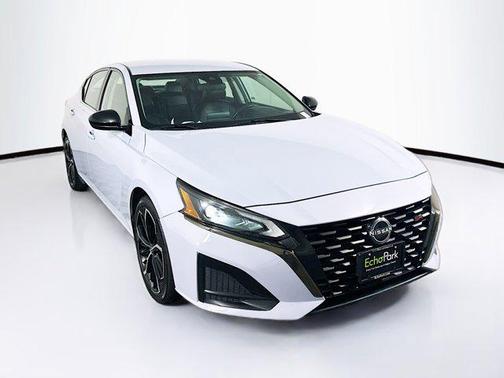 2023 Nissan Altima SR FWD