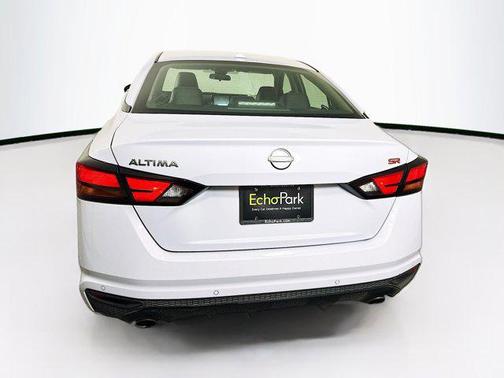 2023 Nissan Altima SR FWD
