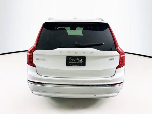 2023 Volvo XC90 B5 Plus