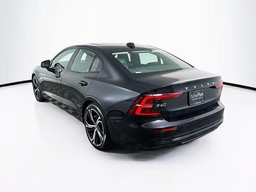 2024 Volvo S60 B5 Plus Dark Theme