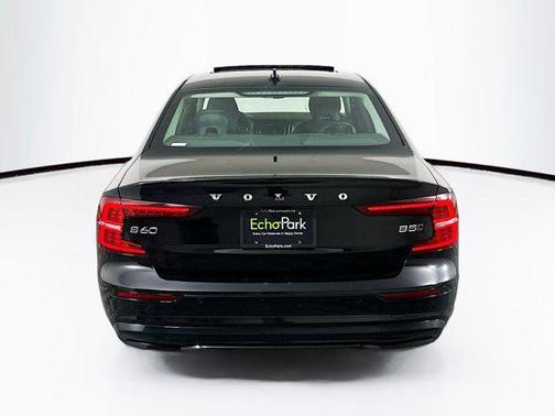 2024 Volvo S60 B5 Plus Dark Theme