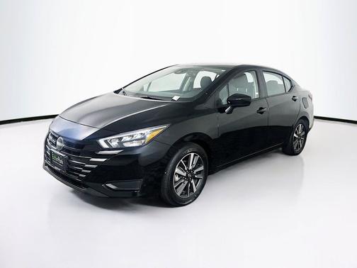 Super Black 2025 Nissan Versa 1.6 SV