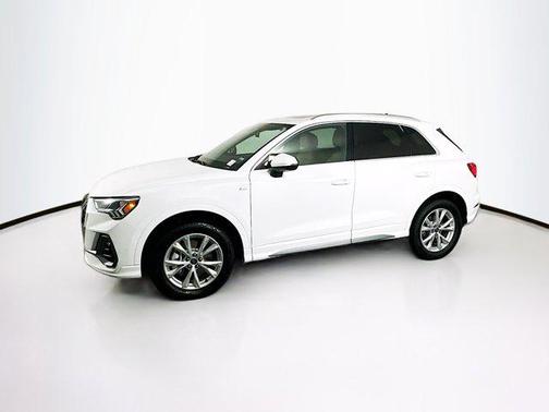 2025 Audi Q3 Premium 45 TFSI S line quattro Tiptronic