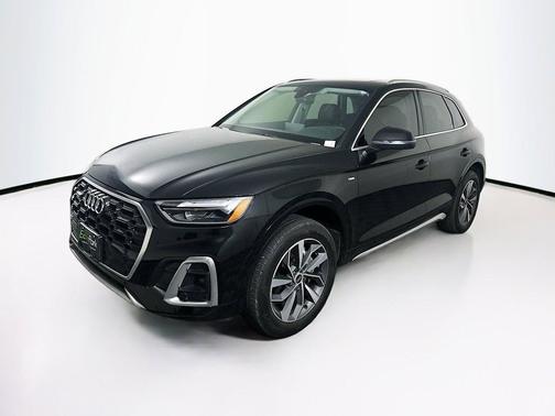 Mythos Black Metallic 2023 Audi Q5 45 S line Premium