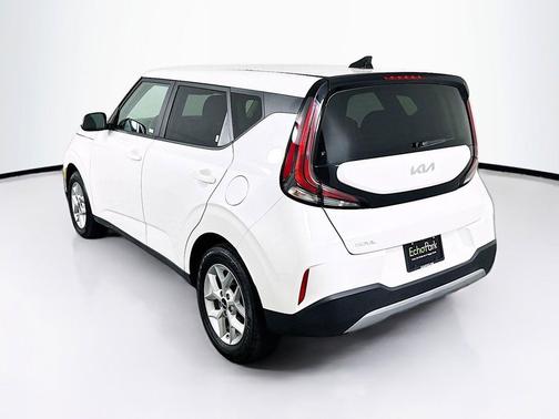 Snow White Pearl 2025 Kia Soul LX