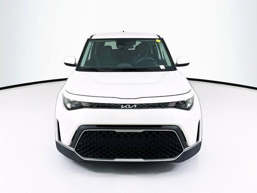 Snow White Pearl 2025 Kia Soul LX