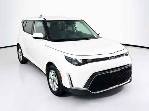 Snow White Pearl 2025 Kia Soul LX