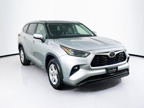 Celestial Silver Metallic 2025 Toyota Highlander LE