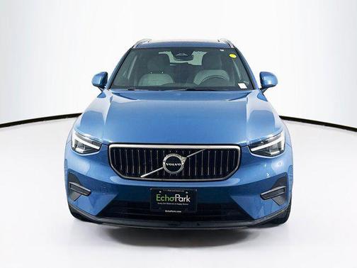 2024 Volvo XC40 B5 Core Bright Theme