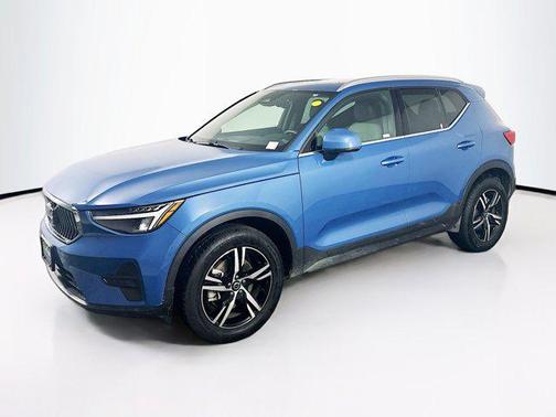 2024 Volvo XC40 B5 Core Bright Theme