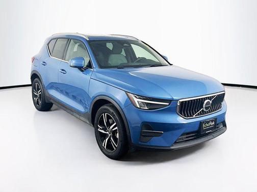 2024 Volvo XC40 B5 Core Bright Theme