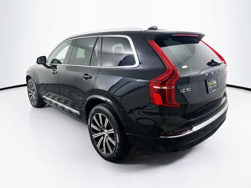 2025 Volvo XC90 B5 Core