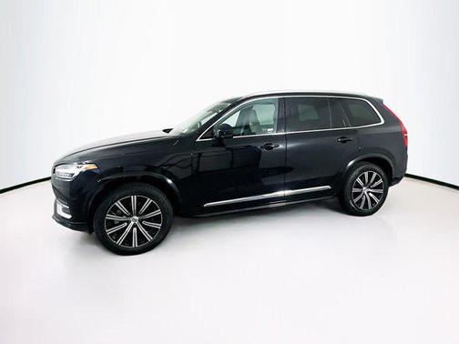 2025 Volvo XC90 B5 Core