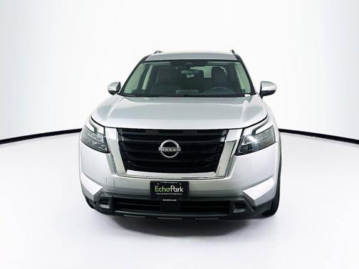 Brilliant Silver Metallic 2025 Nissan Pathfinder SV FWD