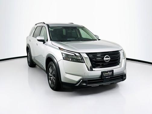 Brilliant Silver Metallic 2025 Nissan Pathfinder SV FWD
