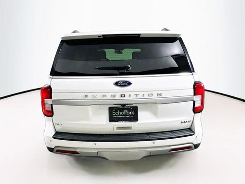 Star White Metallic Tri-Coat 2022 Ford Expedition Max XLT