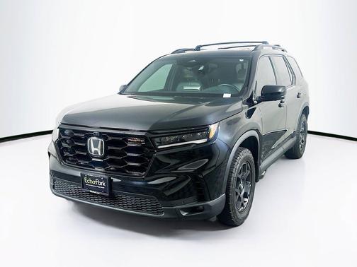 Crystal Black Pearl 2024 Honda Pilot TrailSport
