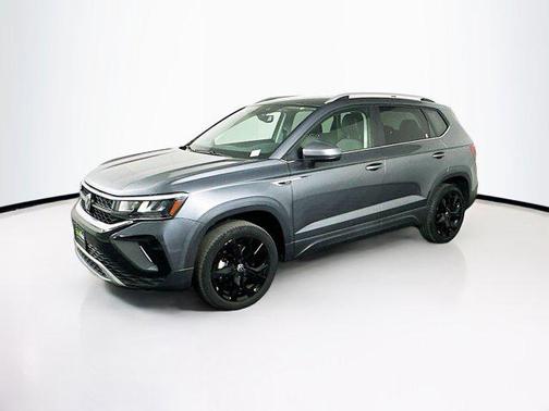 Platinum Gray Metallic 2023 Volkswagen Taos 1.5T SE