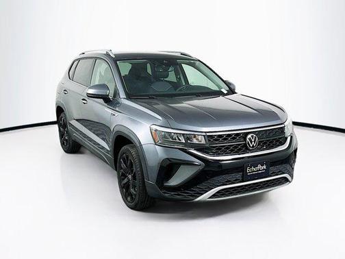 Platinum Gray Metallic 2023 Volkswagen Taos 1.5T SE