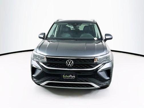 Platinum Gray Metallic 2023 Volkswagen Taos 1.5T SE